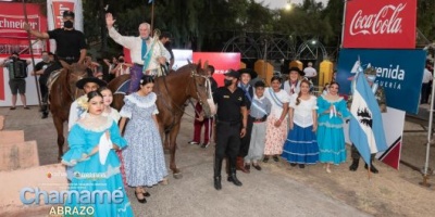 Con emotivos homenajes a los "esenciales" y a Julián Zini, comenzó la 31° Fiesta Nacional del Chamamé  <div> </div>